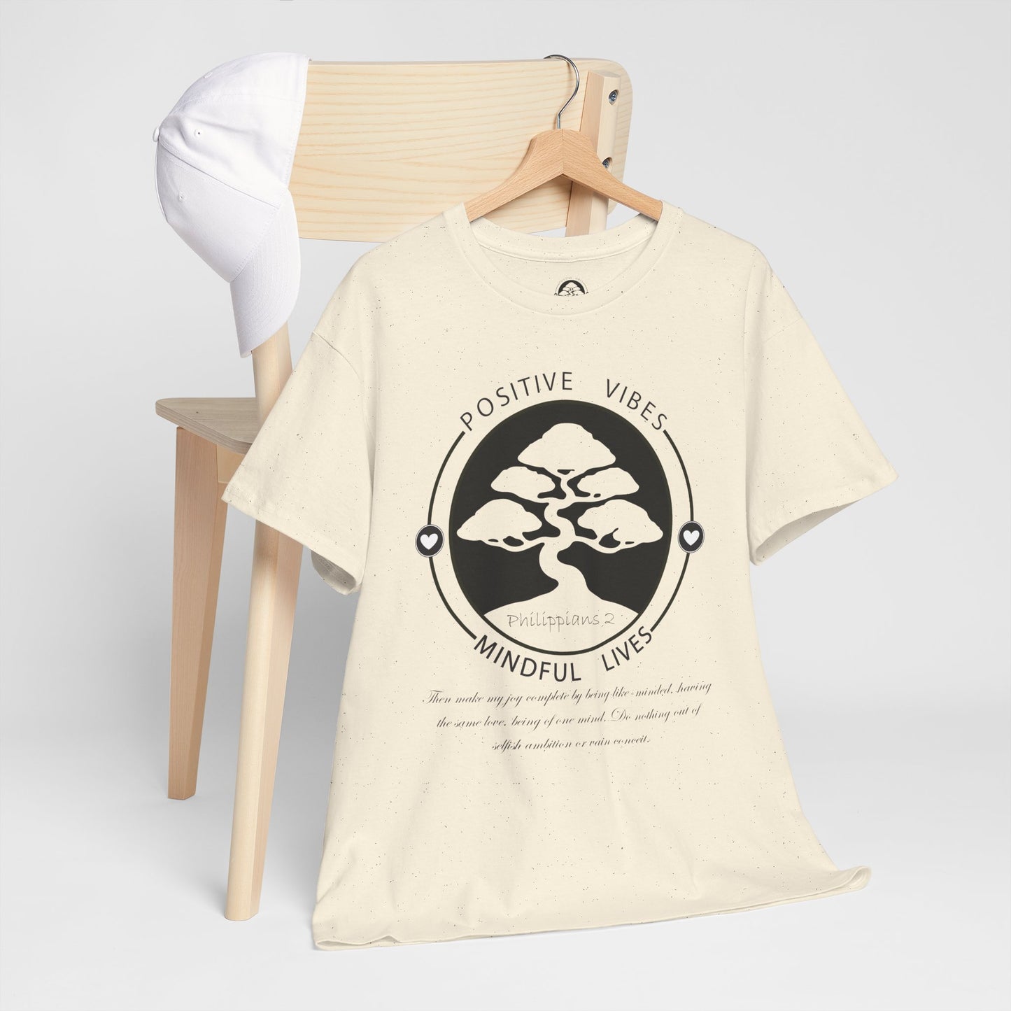 Camiseta unisex de algodón grueso con texto bíblico "Vidas conscientes, vibraciones positivas"