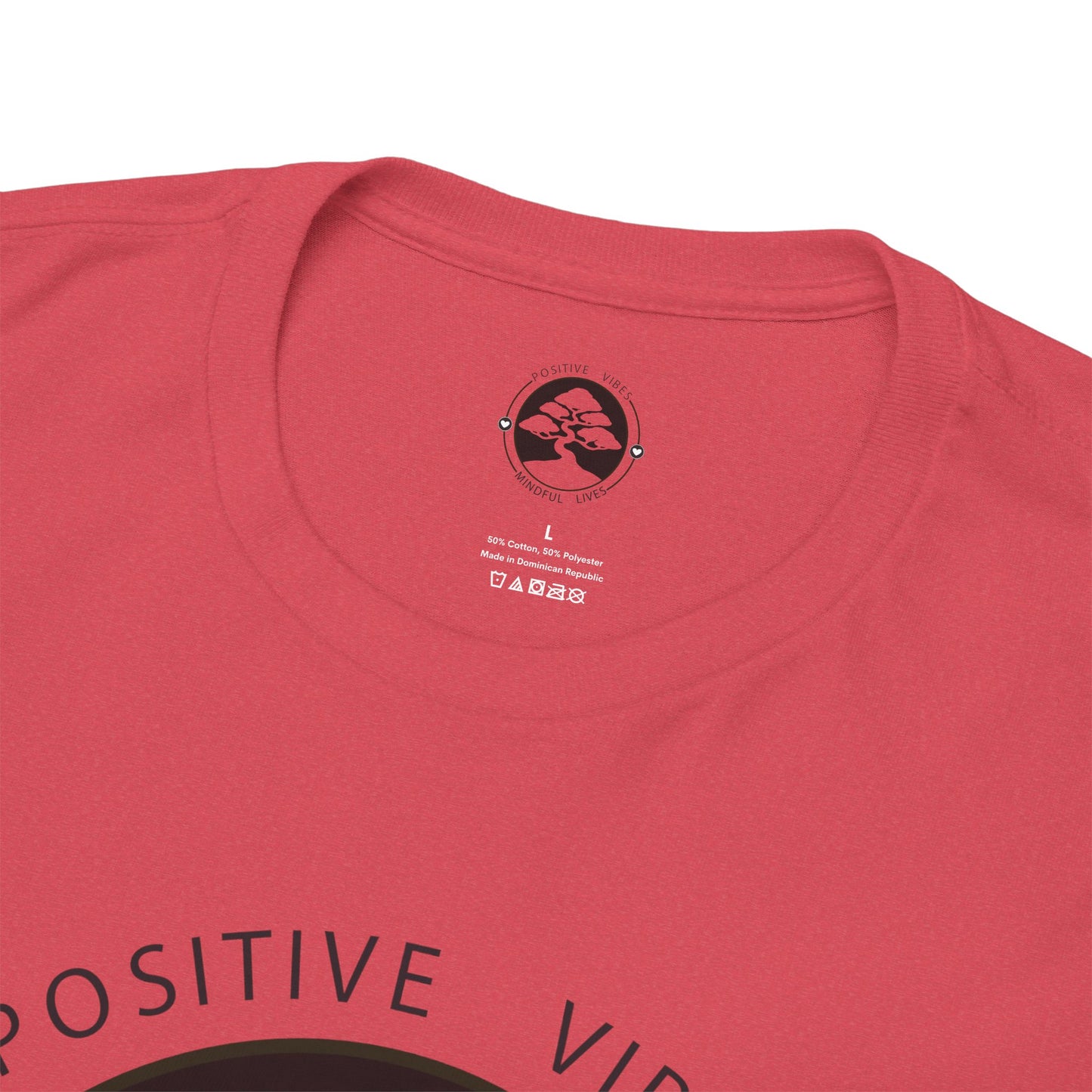 Camiseta unisex de algodón grueso con texto bíblico "Vidas conscientes, vibraciones positivas"