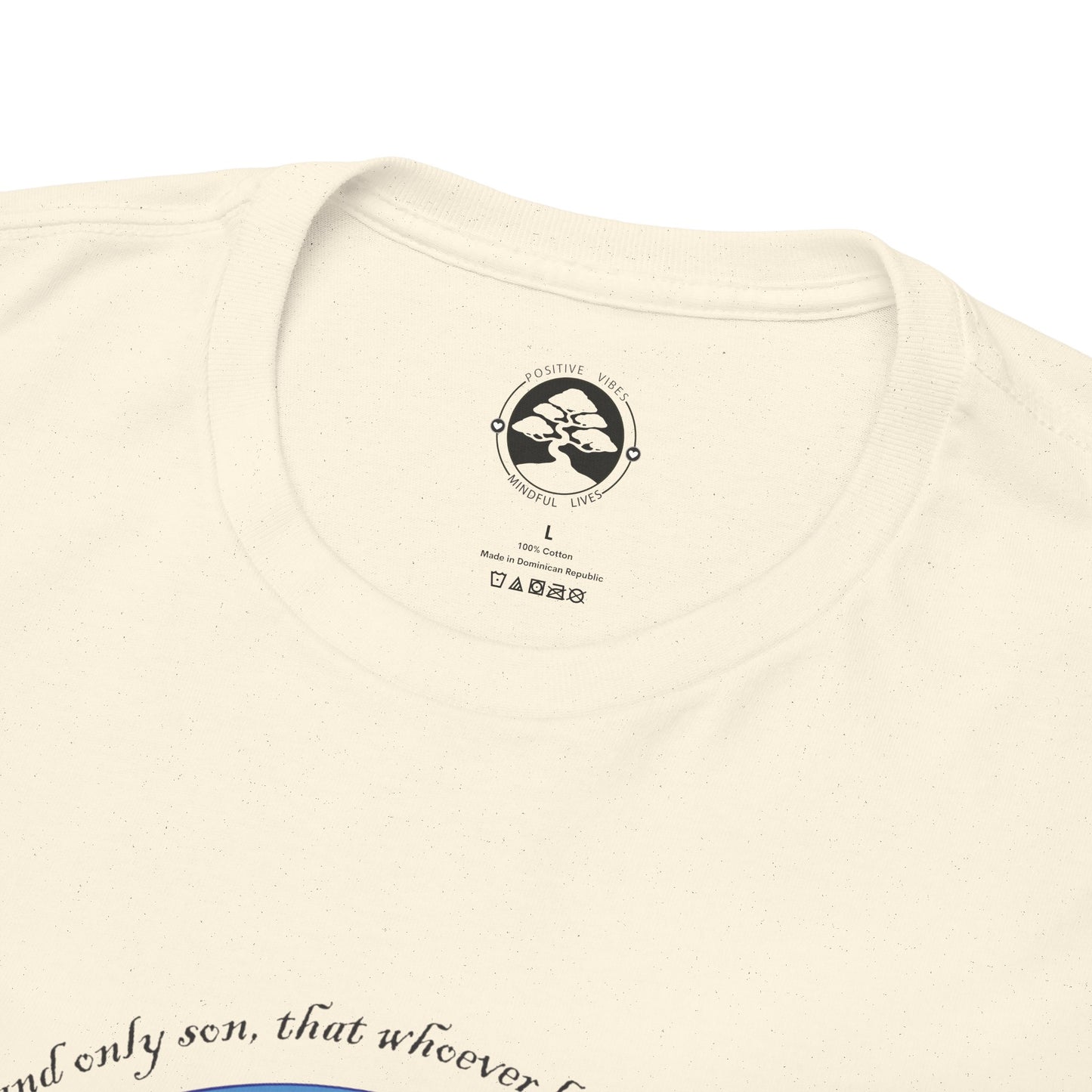 Camiseta de algodón unisex ecológica - Diseño "Porque tanto amó Dios al mundo"