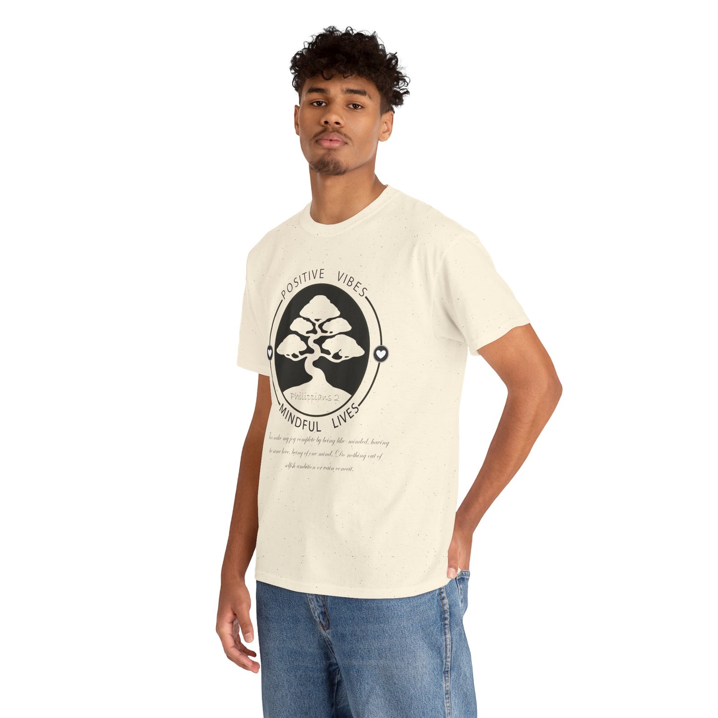 Camiseta unisex de algodón grueso con texto bíblico "Vidas conscientes, vibraciones positivas"