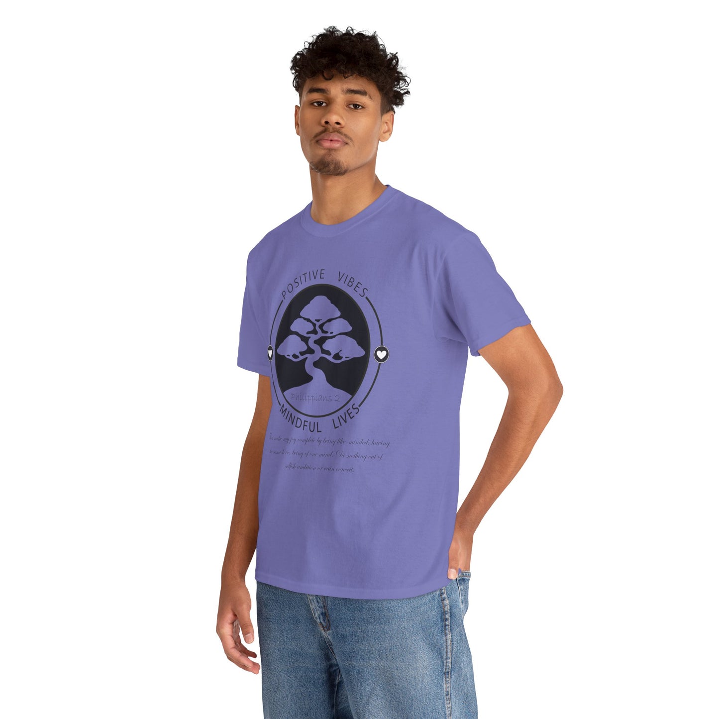 Camiseta unisex de algodón grueso con texto bíblico "Vidas conscientes, vibraciones positivas"