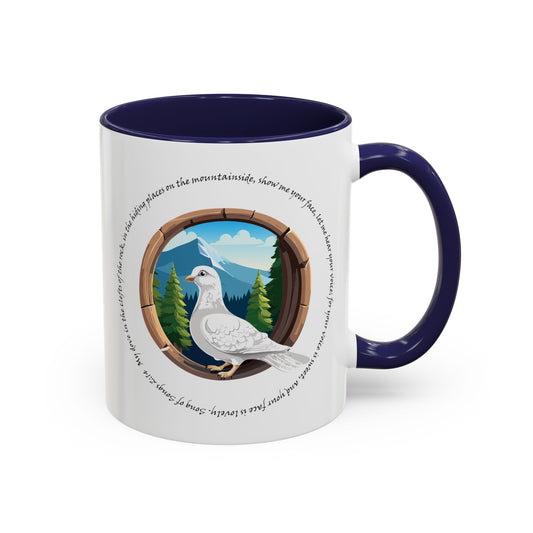 Taza de café con detalles inspirados en la naturaleza: diseño de montaña escénica y paloma apacible 